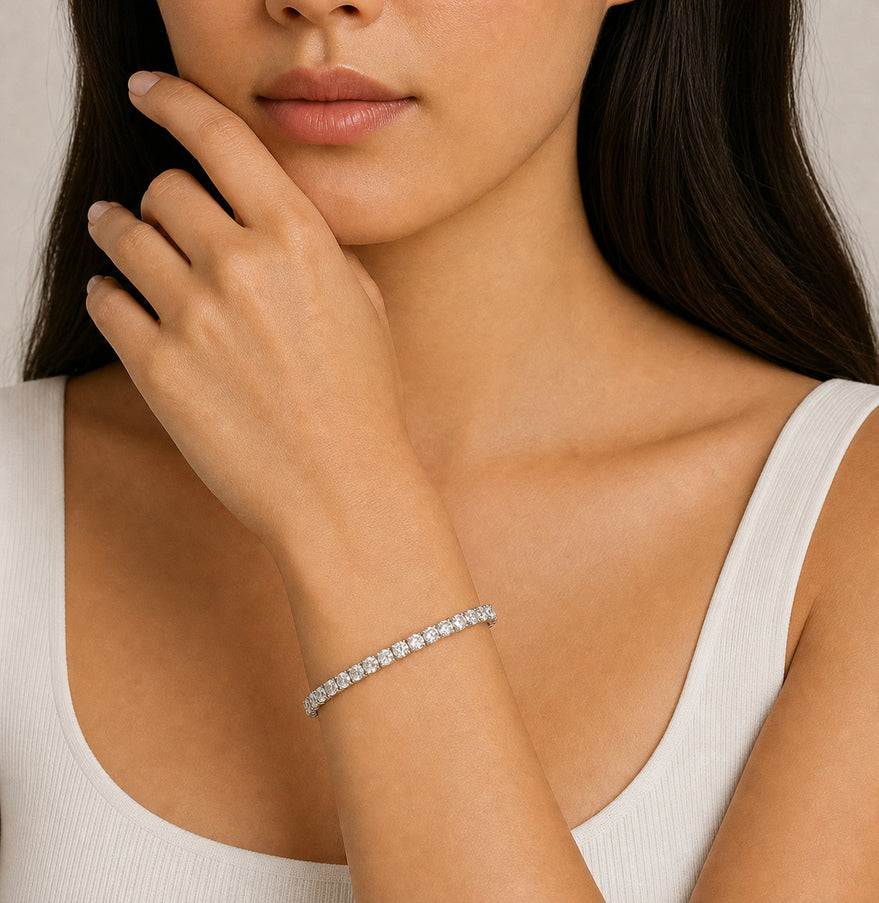 Luxury Round Bracelet (0.3ct each)